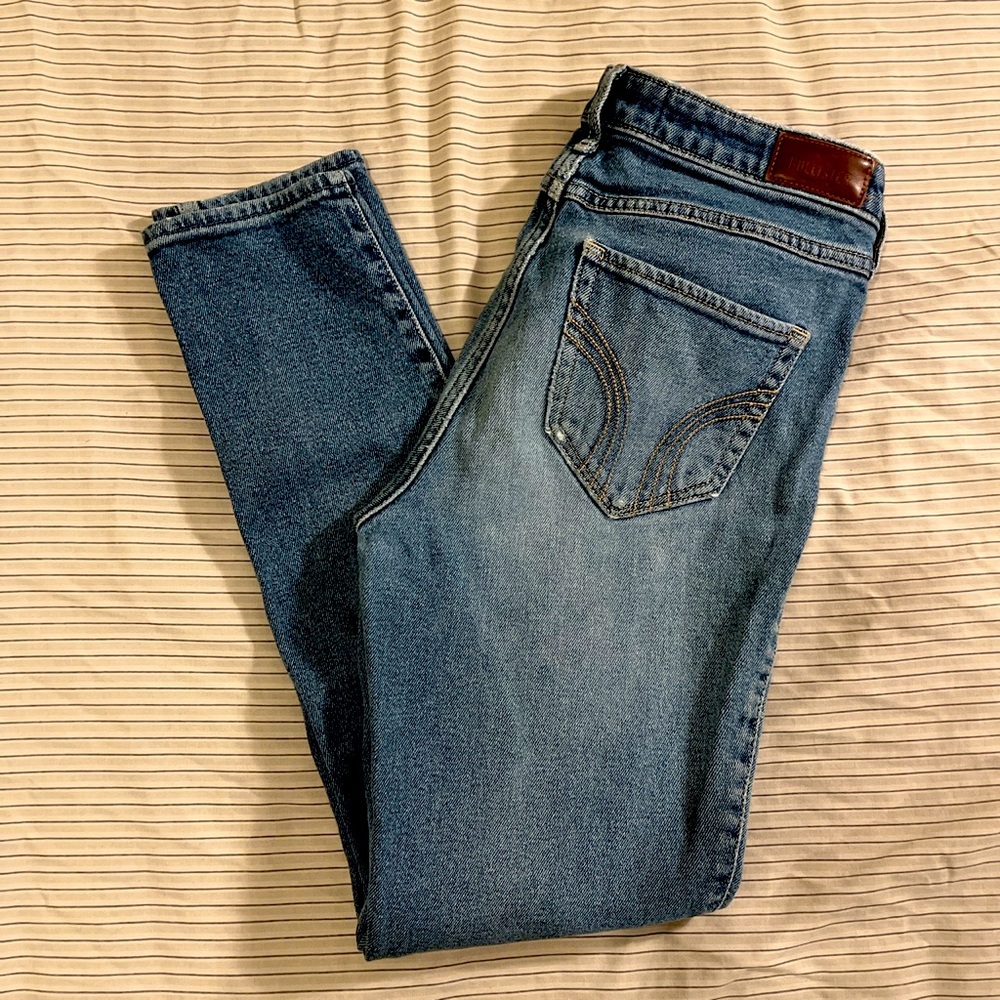 Hollister size 6 vintage style jeans